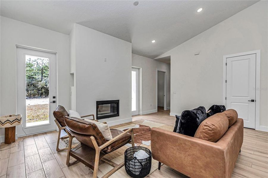 Furnished interior view inside a new home in , Dunnellon (Image 32).