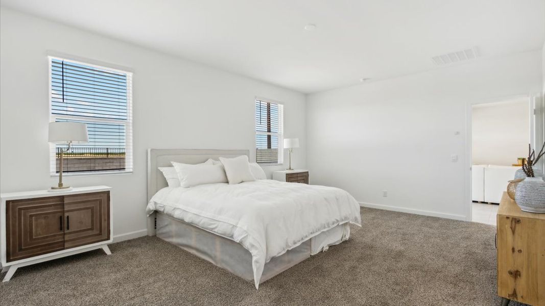 Representative furnished interior of a home built from the Justin by D.R. Horton in Sorrento, Maricopa (Image 18).