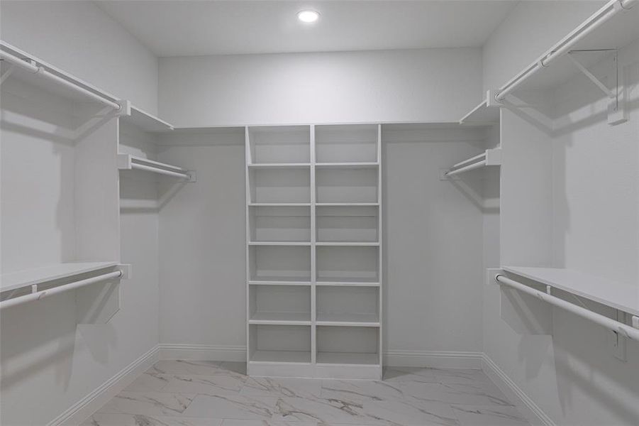 Spacious, unfurnished interior of a new home in , Fort Worth (Image 12).