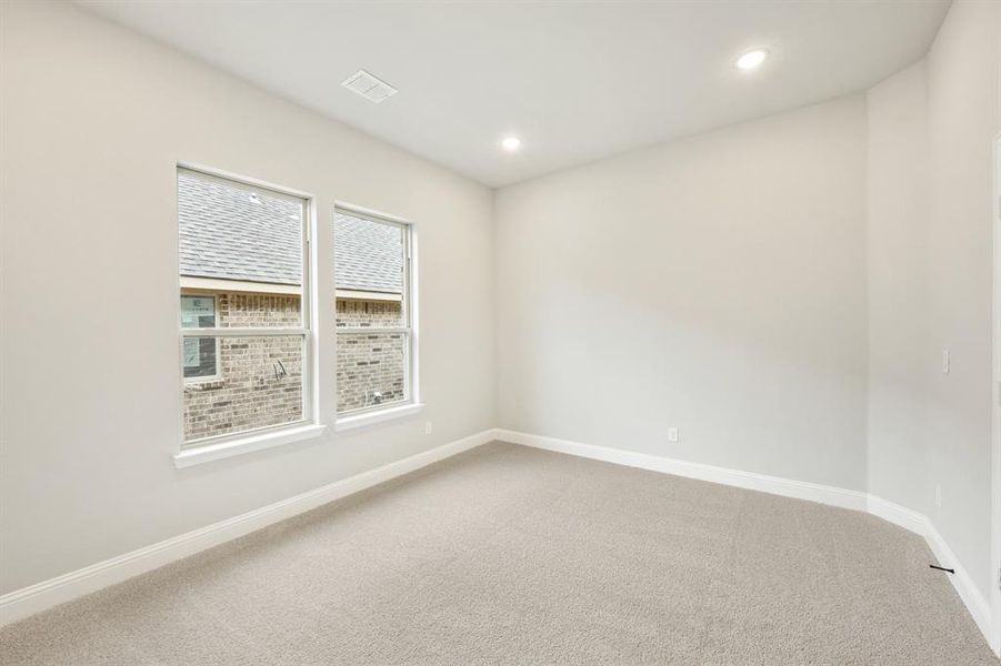 Spacious, unfurnished interior of a new home in Sunset Ridge, Alvarado (Image 26).