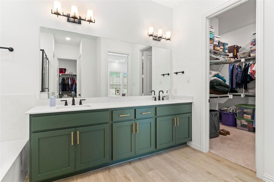 Furnished interior view inside a new home in Inspiration, Lucas (Image 25).