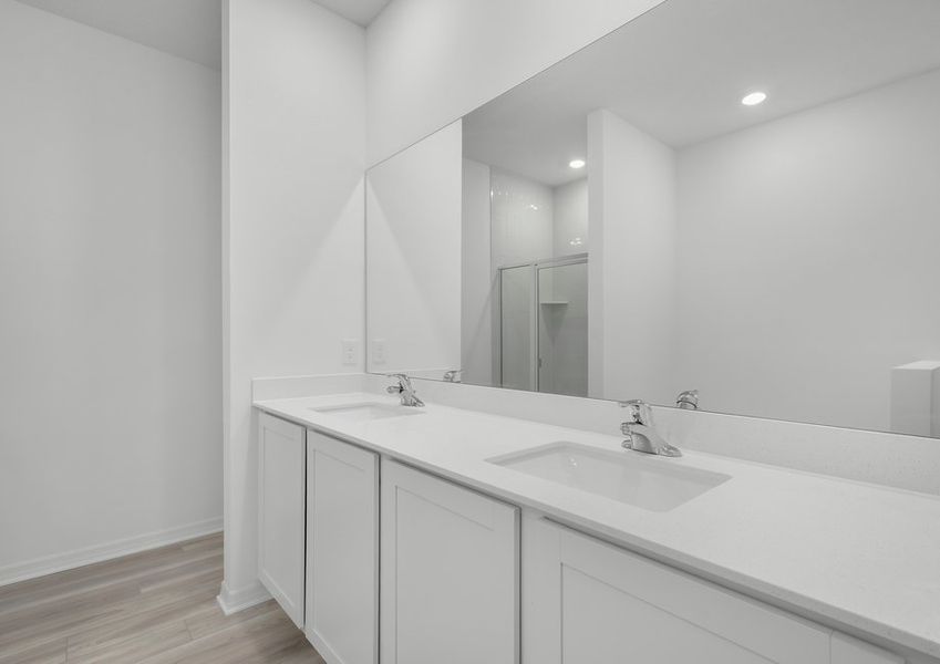 Dual sink vanity in master bathroom