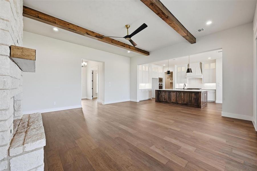 Spacious, unfurnished interior of a new home in , Aledo (Image 30).