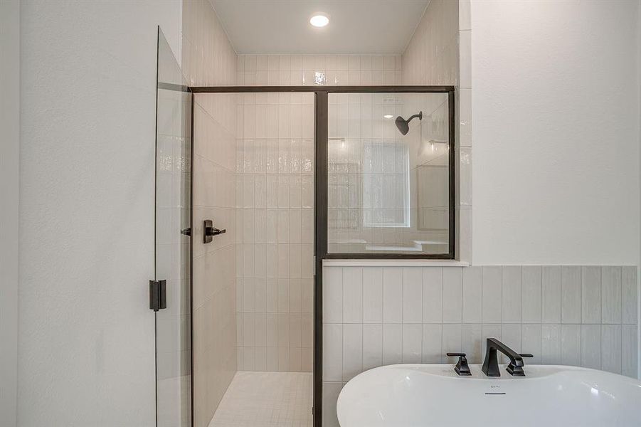 Close-up of interior finishes inside a home in Talon Hills, Fort Worth (Image 15).