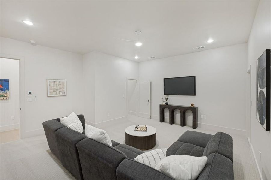 Furnished interior view inside a new home in , Dallas (Image 29). Furnished interior view inside a new home in , Dallas (Image 29).