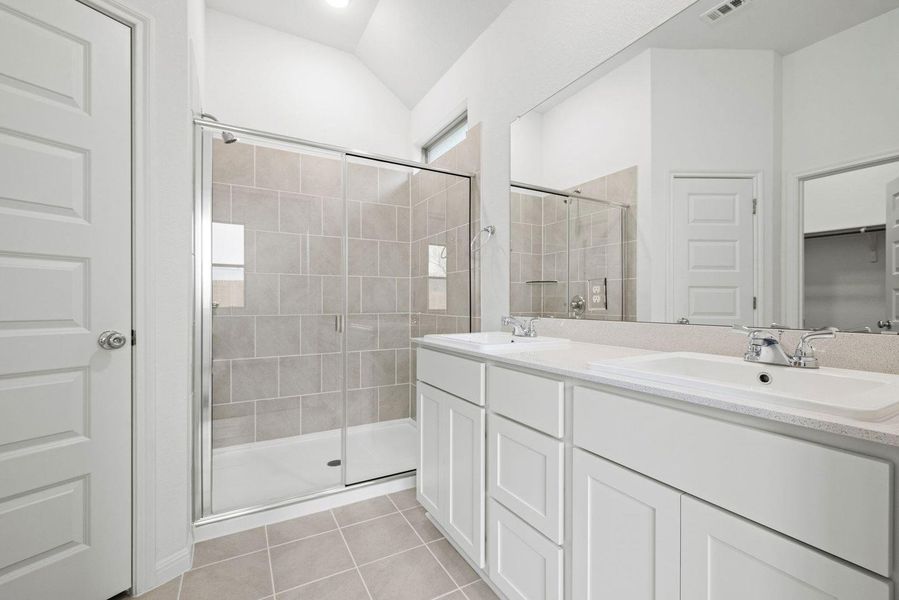 Furnished interior view inside a new home in Trinity Ranch, Elgin (Image 8).
