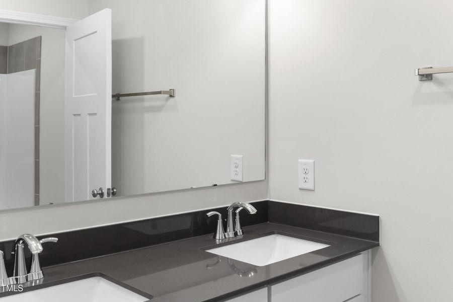 117_godwin_court_bathroomB_1