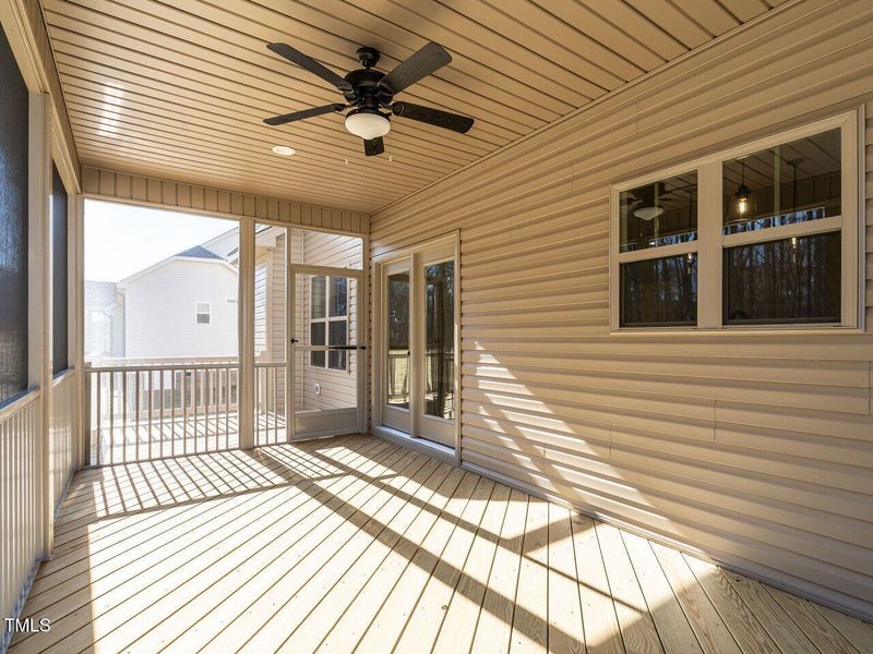 027-1280x960-screened-porch