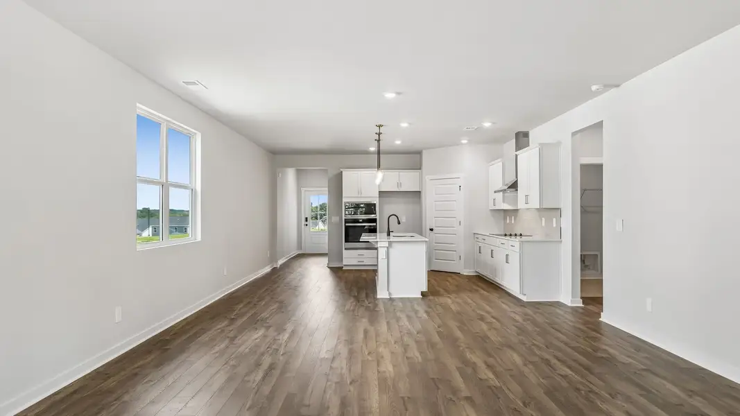 Spacious, unfurnished interior of a new home in Reserve at Hickory Ridge, Columbia (Image 33).