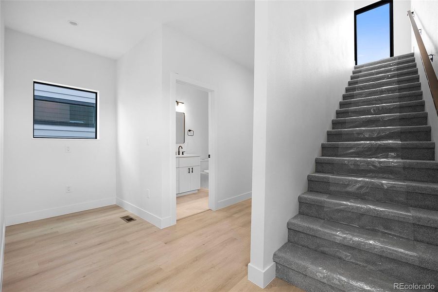 Spacious, unfurnished interior of a new home in , Denver (Image 25).