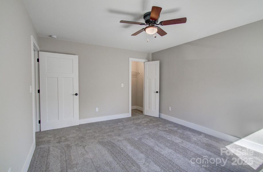 Spacious, unfurnished interior of a new home in , Asheville (Image 19).