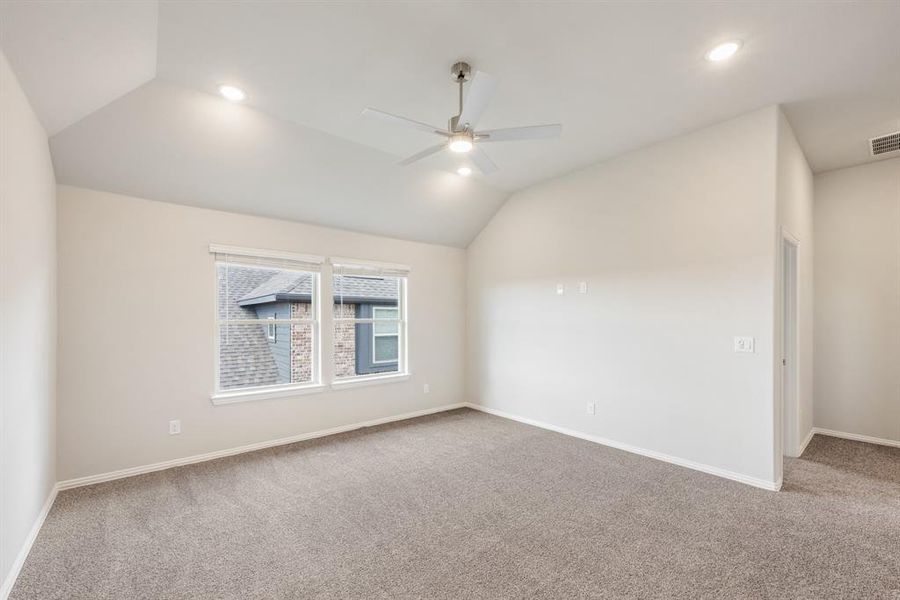 Spacious, unfurnished interior of a new home in Sonoma Verde, McLendon-Chisholm (Image 31).