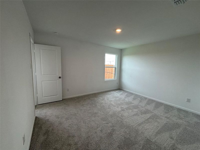 Spacious, unfurnished interior of a new home in Binford Creek, Waller (Image 22).