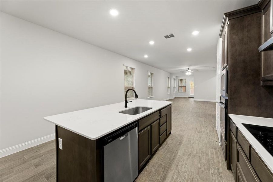 10. 2814 Livestock - Kitchen (4) 10. 2814 Livestock - Kitchen (4)