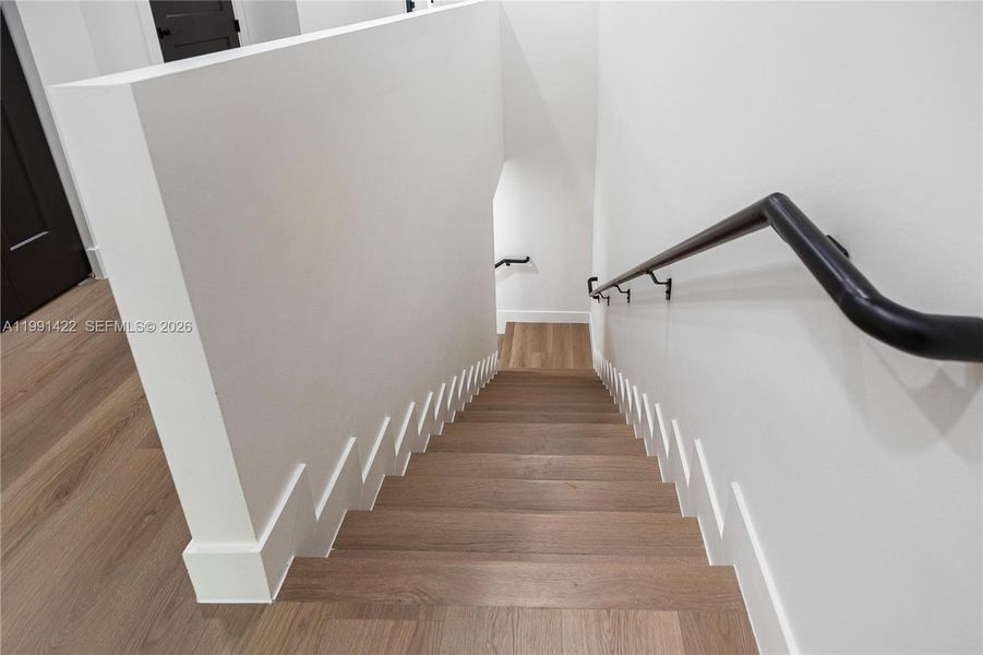 Spacious, unfurnished interior of a new home in , Miami (Image 42).