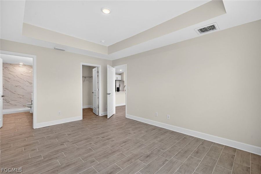 Spacious, unfurnished interior of a new home in Cape Coral, Cape Coral (Image 19). Spacious, unfurnished interior of a new home in Cape Coral, Cape Coral (Image 19).