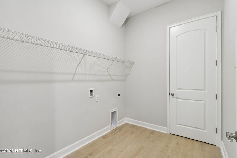 Spacious, unfurnished interior of a new home in Sandy Ridge, Yulee (Image 17).