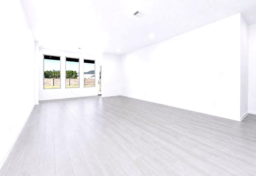 Spacious, unfurnished interior of a new home in The Trails, New Caney (Image 26).
