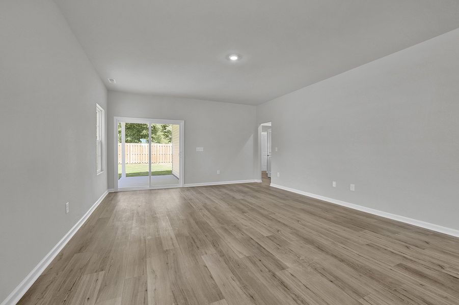 Spacious, unfurnished interior of a new home in River Tide Farms, Bolivia (Image 11).