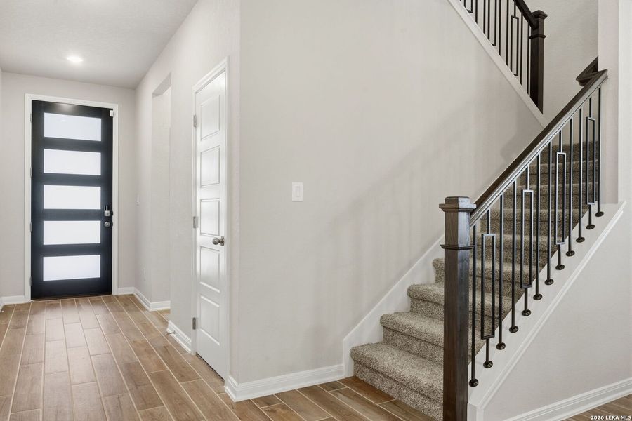 Spacious, unfurnished interior of a new home in Fox Falls, Boerne (Image 22).