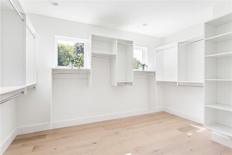 Spacious, unfurnished interior of a new home in , Atlanta (Image 27).