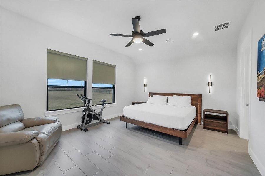 Furnished interior view inside a new home in Lakeview, Waller (Image 36).