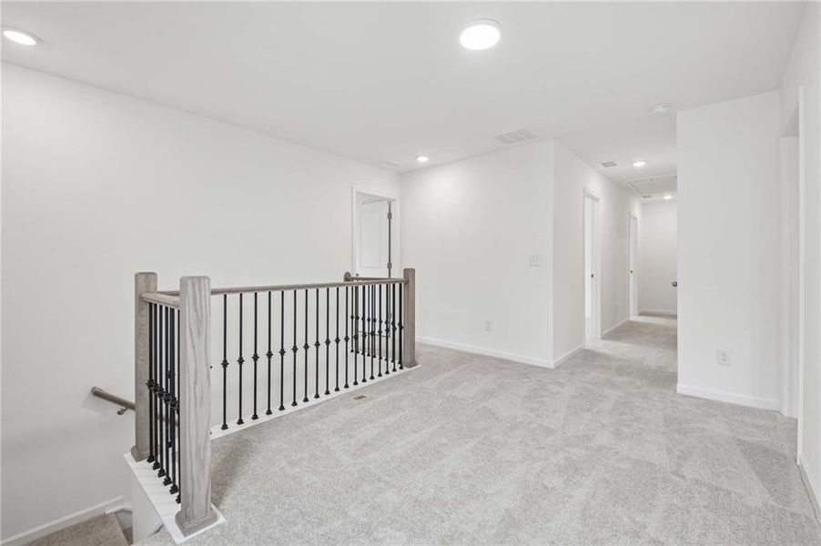 Spacious, unfurnished interior of a new home in The Pointe at Heron Bay, Locust Grove (Image 31).