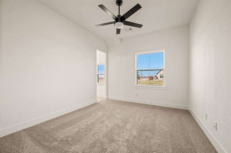 Spacious, unfurnished interior of a new home in NorthGlen, Haslet (Image 39).