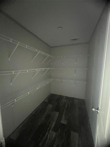 Spacious, unfurnished interior of a new home in , Pelican Bay (Image 6).
