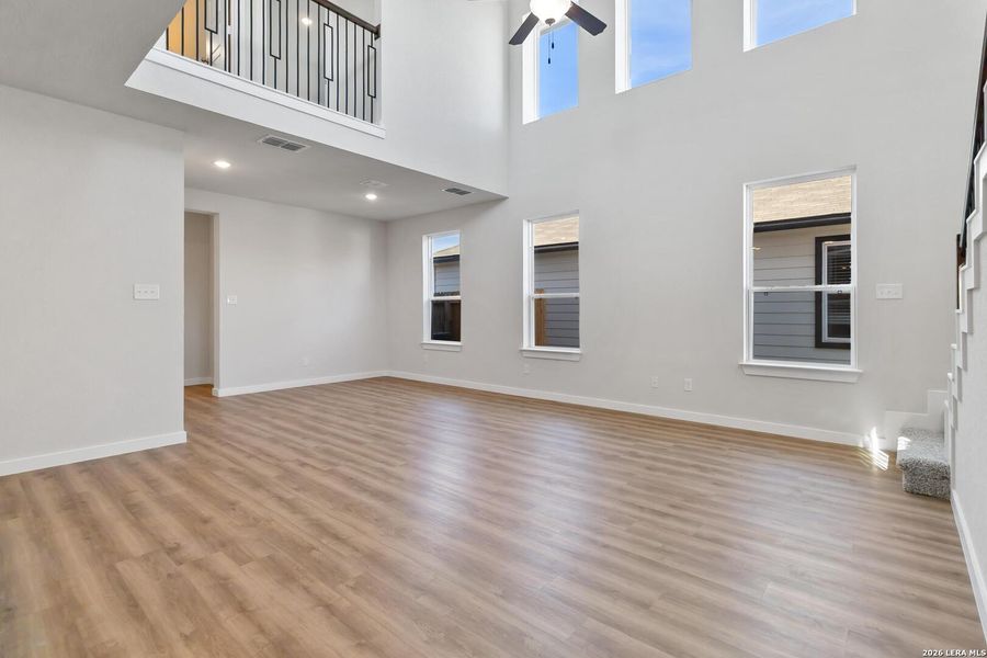 Spacious, unfurnished interior of a new home in Red Hawk Landing, San Antonio (Image 26).