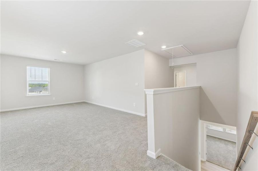 Spacious, unfurnished interior of a new home in Ivey Township, Dallas (Image 35).