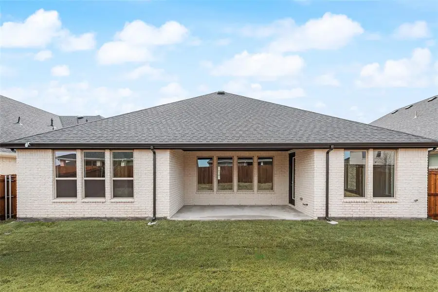 Exterior details and patio area of a home in Sutton Fields, Celina (Image 4).