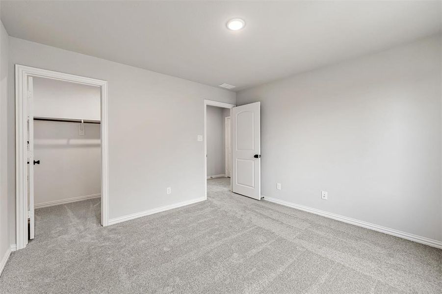 Spacious, unfurnished interior of a new home in Northstar, Haslet (Image 31).