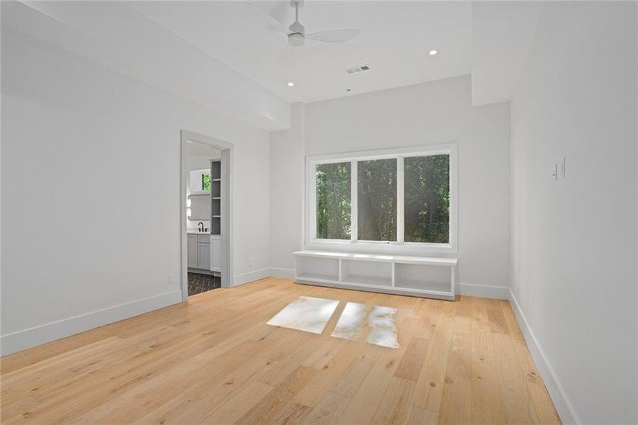 Spacious, unfurnished interior of a new home in , Atlanta (Image 17).
