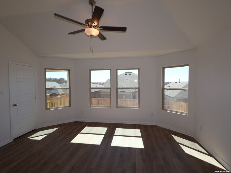 Spacious, unfurnished interior of a new home in Hunters Ranch, San Antonio (Image 33).