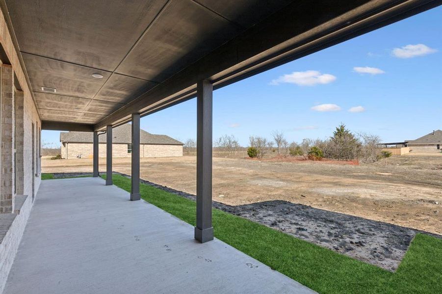 Exterior details and patio area of a home in Ellis Ranch Estates, Waxahachie (Image 3).
