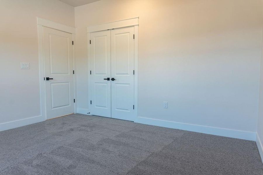 Spacious, unfurnished interior of a new home in , Granbury (Image 26).