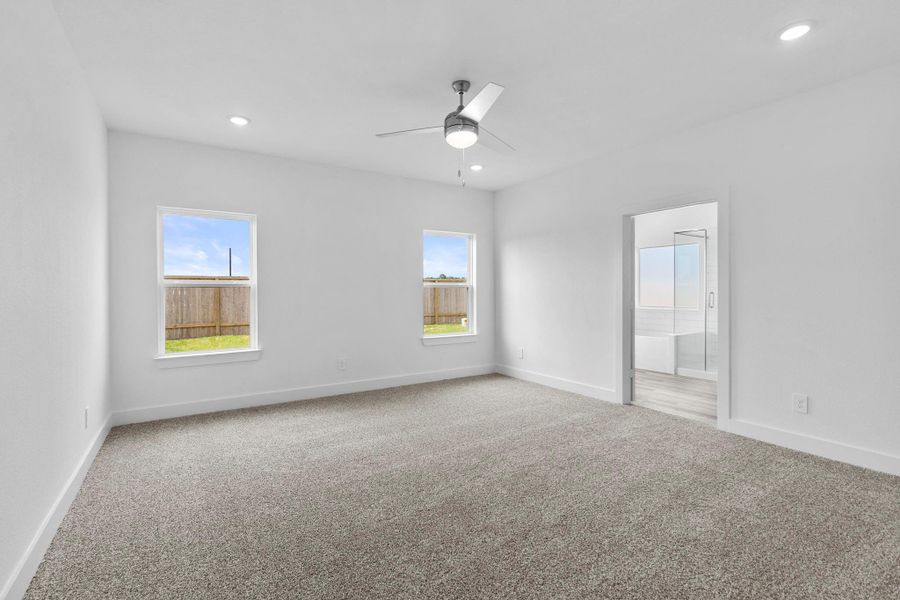 Spacious, unfurnished interior of a new home in Riverside Estates, Mont Belvieu (Image 38).