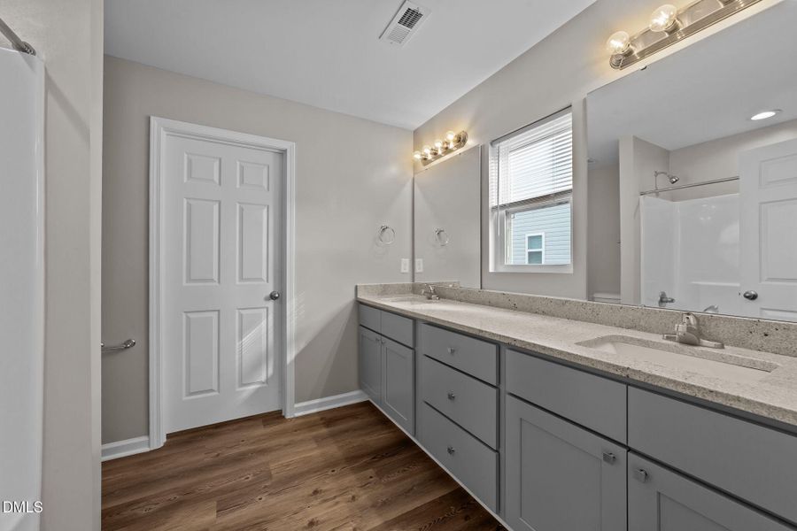 30-web-or-mls-VB4A9812