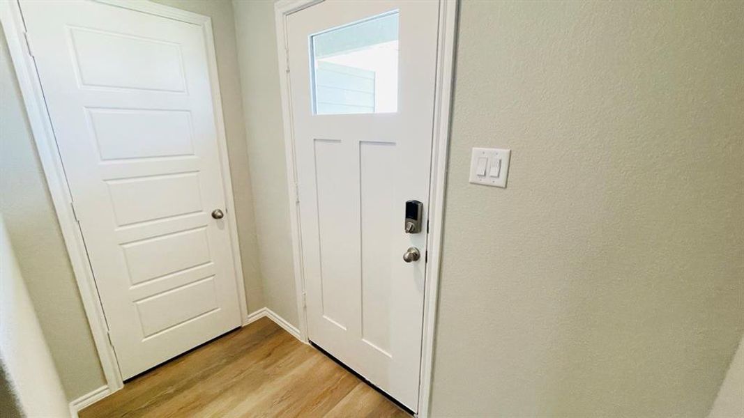 Spacious, unfurnished interior of a new home in Sunnycreek, Fort Worth (Image 10).