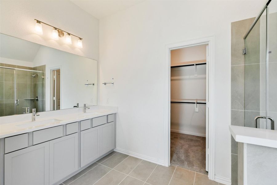 Furnished interior view inside a new home in Brookewater, Rosenberg (Image 11).