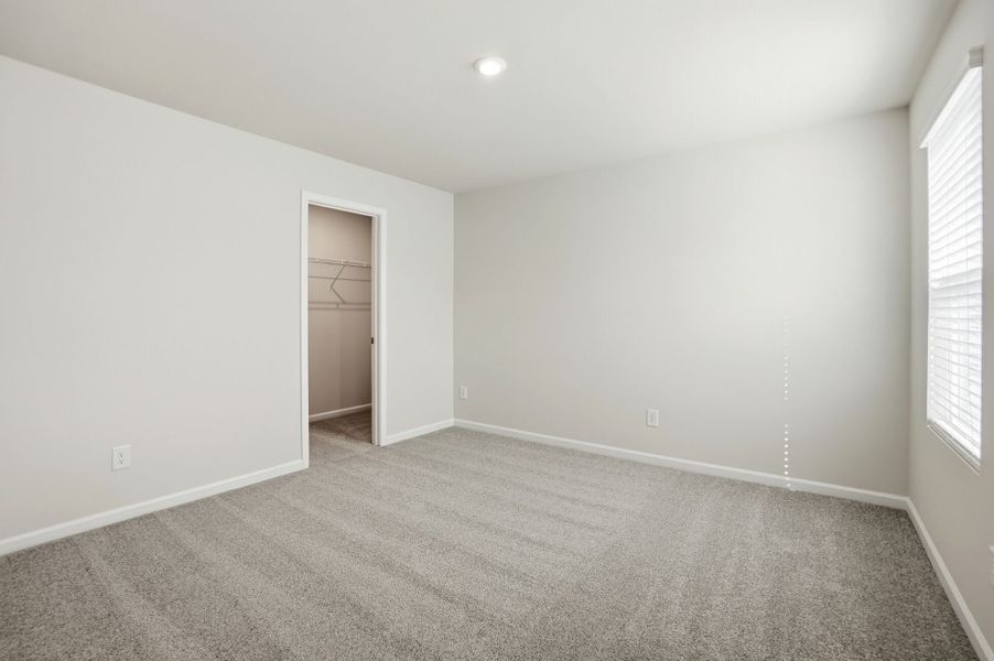 Spacious, unfurnished interior of a new home in Waxhaw Landing, Monroe (Image 22).