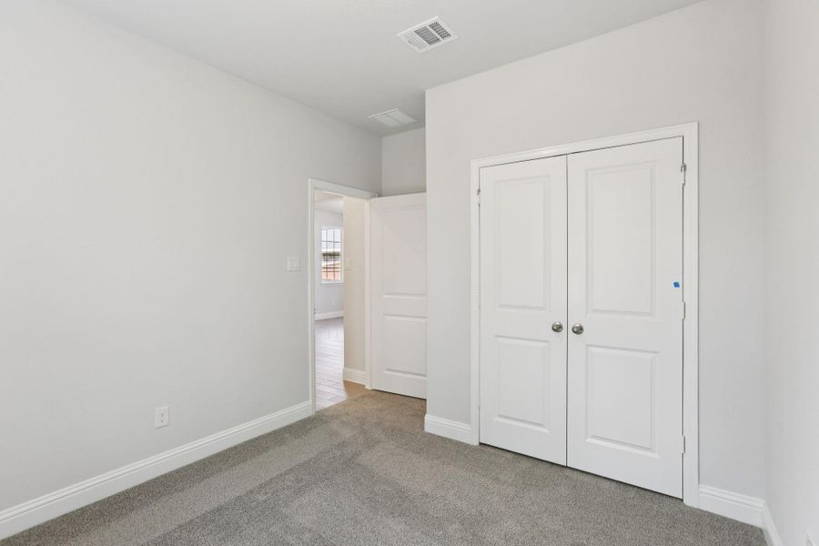 Spacious, unfurnished interior of a new home in Woodhavyn 40', Magnolia (Image 30).