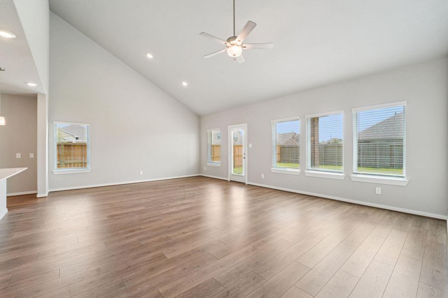 Spacious, unfurnished interior of a new home in Southwinds, Baytown (Image 23). Spacious, unfurnished interior of a new home in Southwinds, Baytown (Image 23).