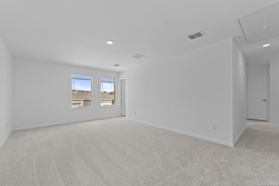 Spacious, unfurnished interior of a new home in Hightop Ridge, Converse (Image 19).