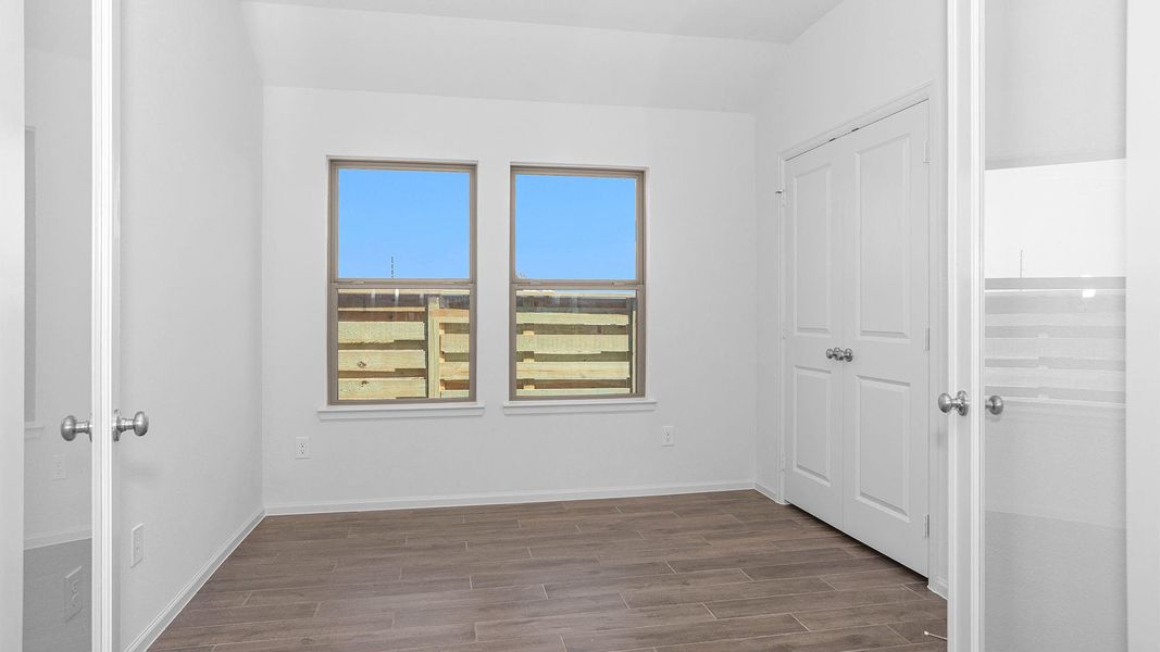 Spacious, unfurnished interior of a new home in Austin Point, Richmond (Image 8).
