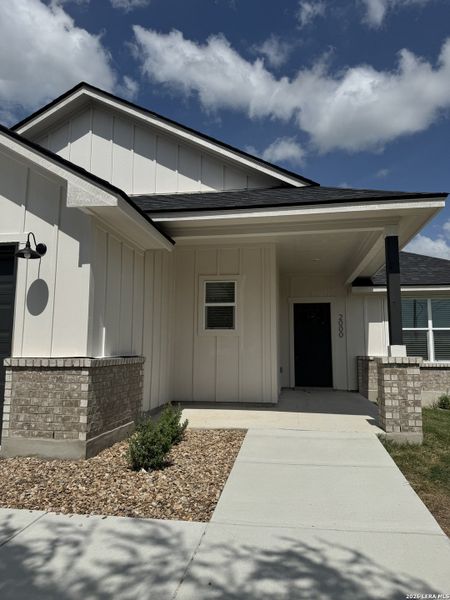 Front exterior of a new home in , Three Rivers, TX, highlighting curb appeal (Image 1). Front exterior of a new home in , Three Rivers, TX, highlighting curb appeal (Image 1).