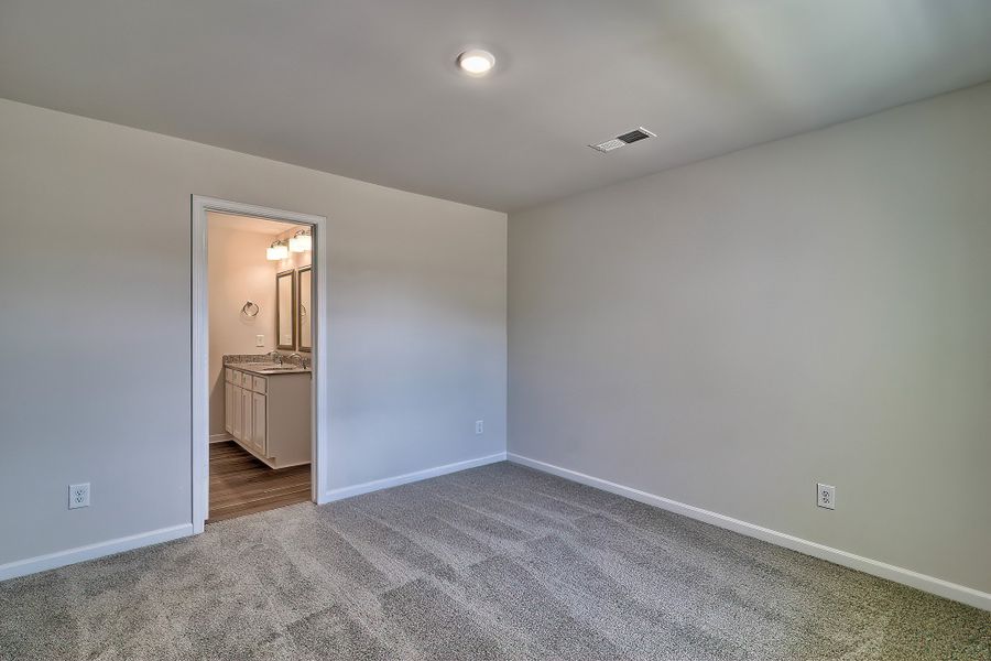 Spacious, unfurnished interior of a new home in Canary Woods, Hopkins (Image 14).