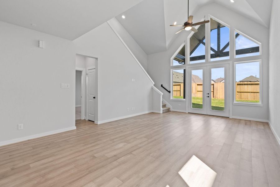 Spacious, unfurnished interior of a new home in Sienna 45', 50', Missouri City (Image 24).