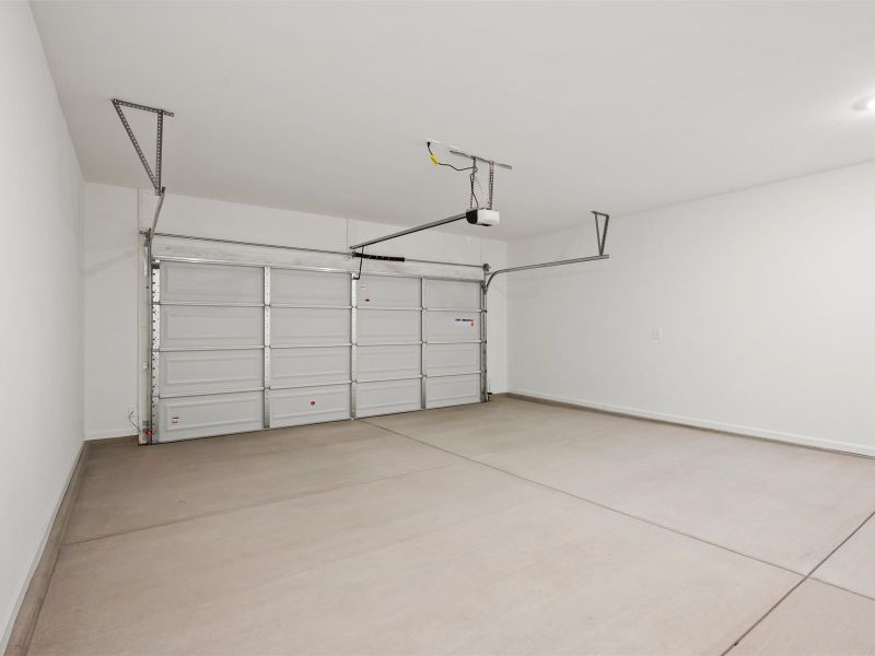 Spacious, unfurnished interior of a new home in Mandarina - Signature Series, Marana (Image 14).